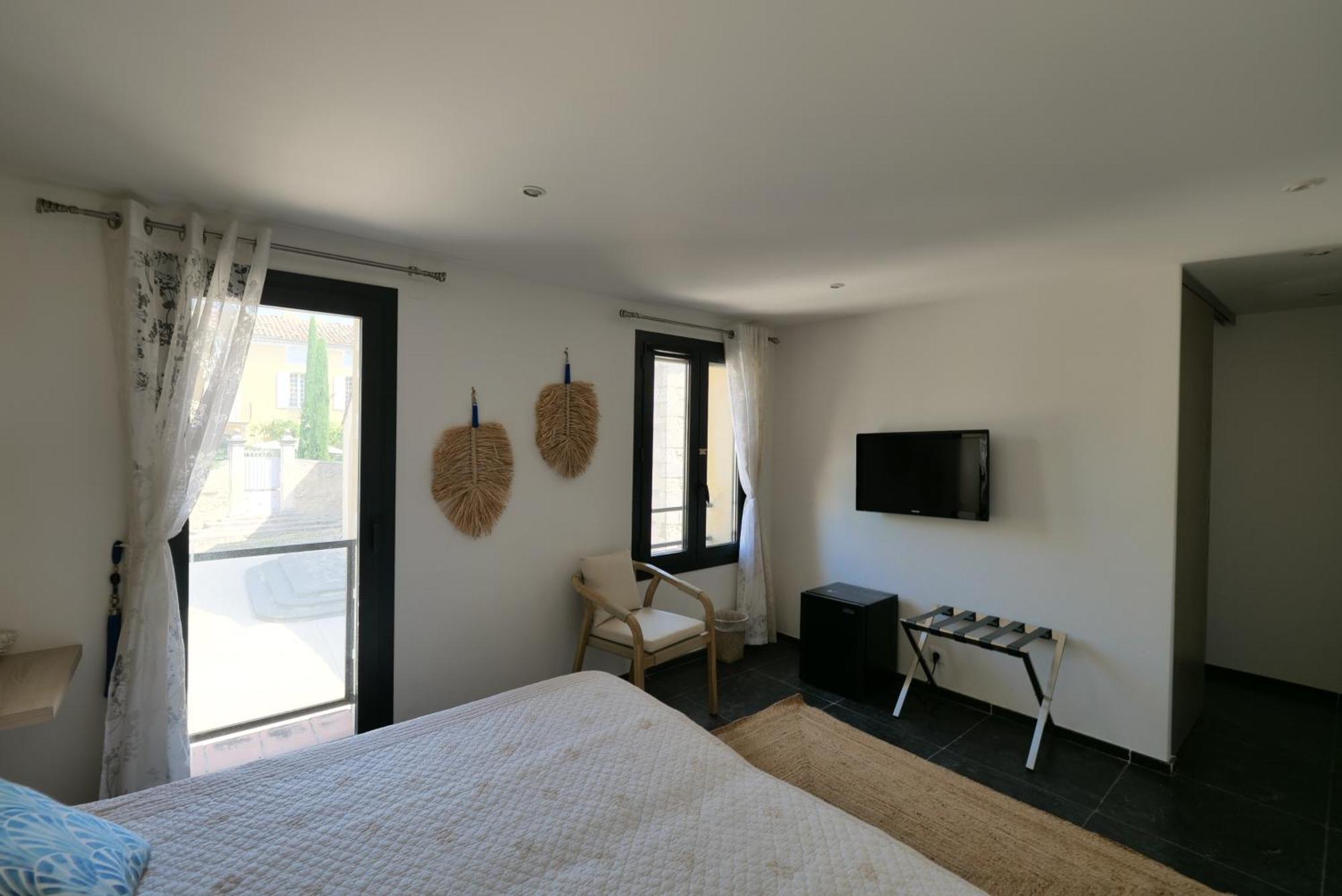 Chambres Du Vieux Bistrot Cabrieres-d'Avignon ภายนอก รูปภาพ