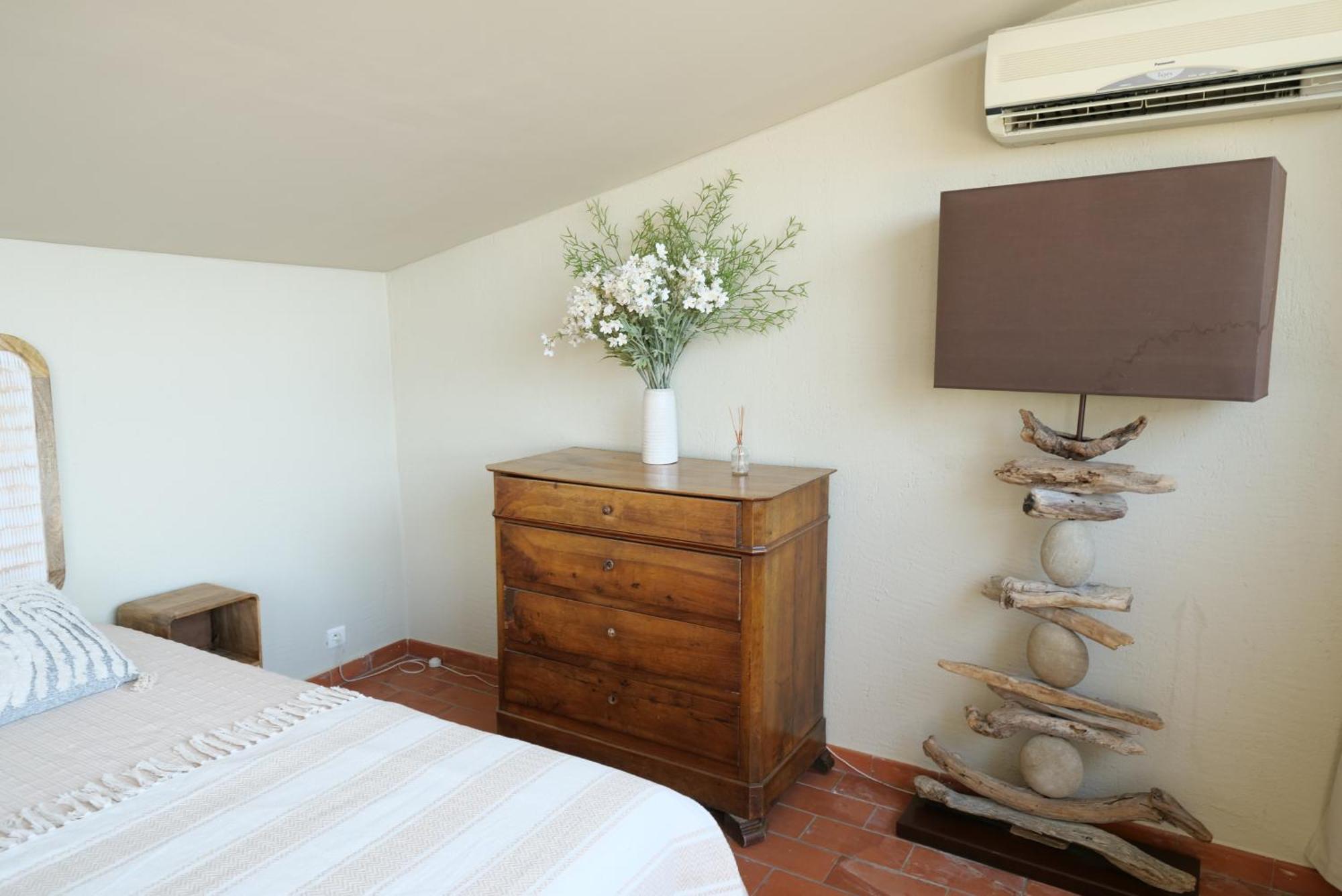 Chambres Du Vieux Bistrot Cabrieres-d'Avignon ภายนอก รูปภาพ
