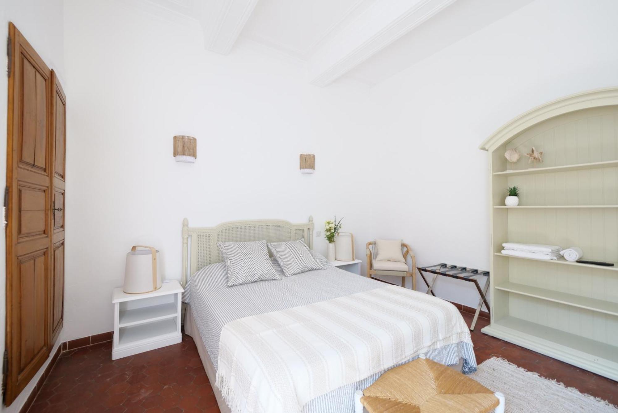 Chambres Du Vieux Bistrot Cabrieres-d'Avignon ภายนอก รูปภาพ