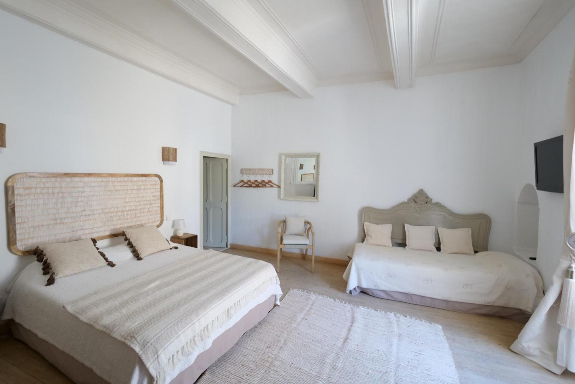 Chambres Du Vieux Bistrot Cabrieres-d'Avignon ภายนอก รูปภาพ