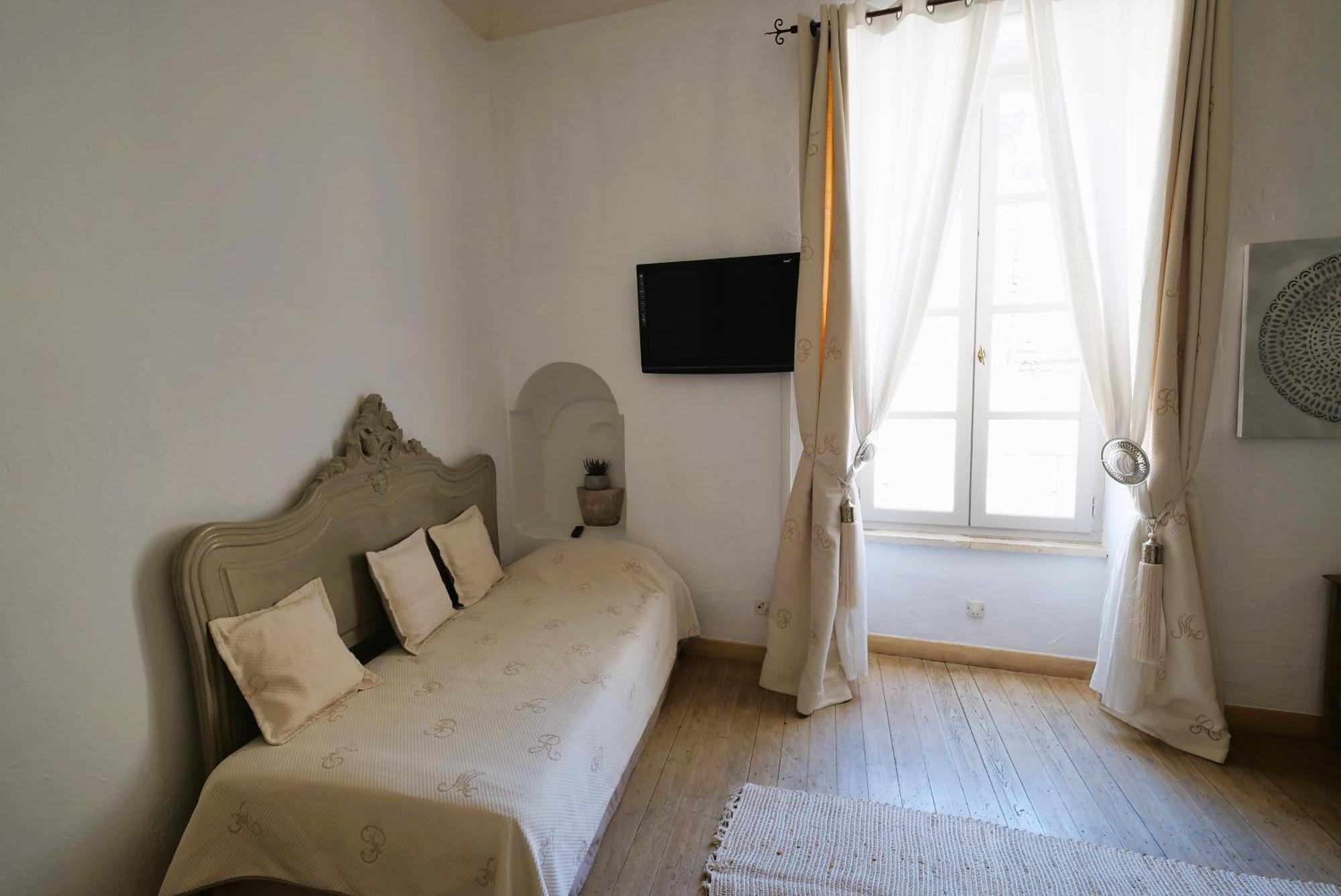 Chambres Du Vieux Bistrot Cabrieres-d'Avignon ภายนอก รูปภาพ