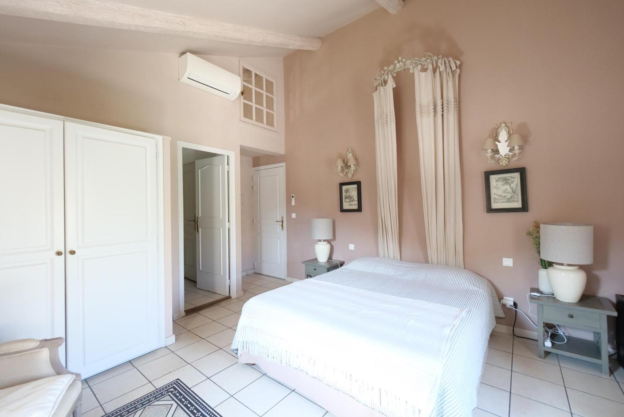 Chambres Du Vieux Bistrot Cabrieres-d'Avignon ภายนอก รูปภาพ