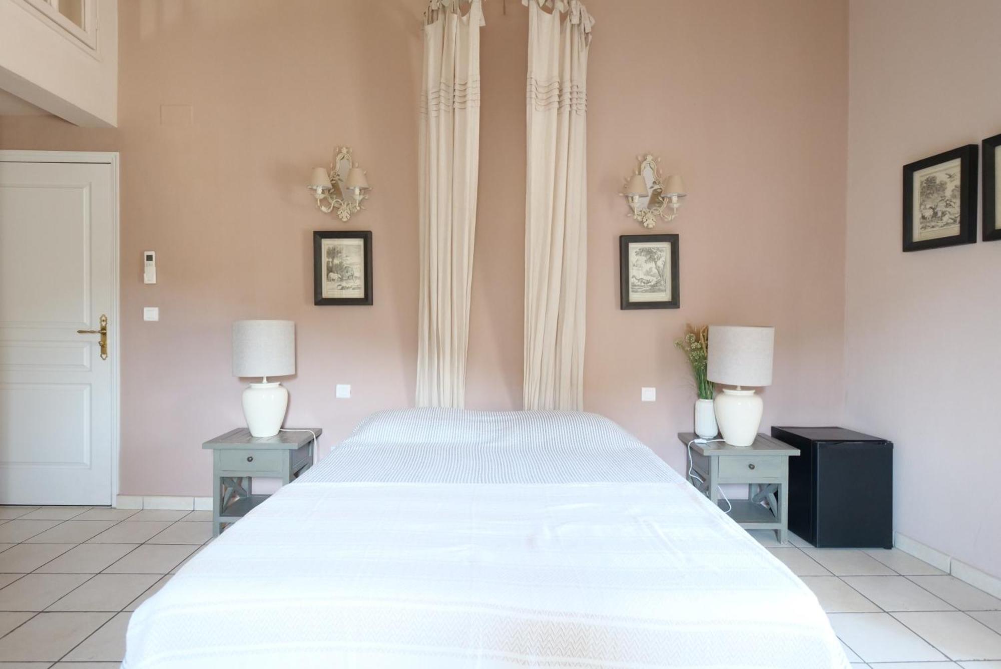 Chambres Du Vieux Bistrot Cabrieres-d'Avignon ภายนอก รูปภาพ