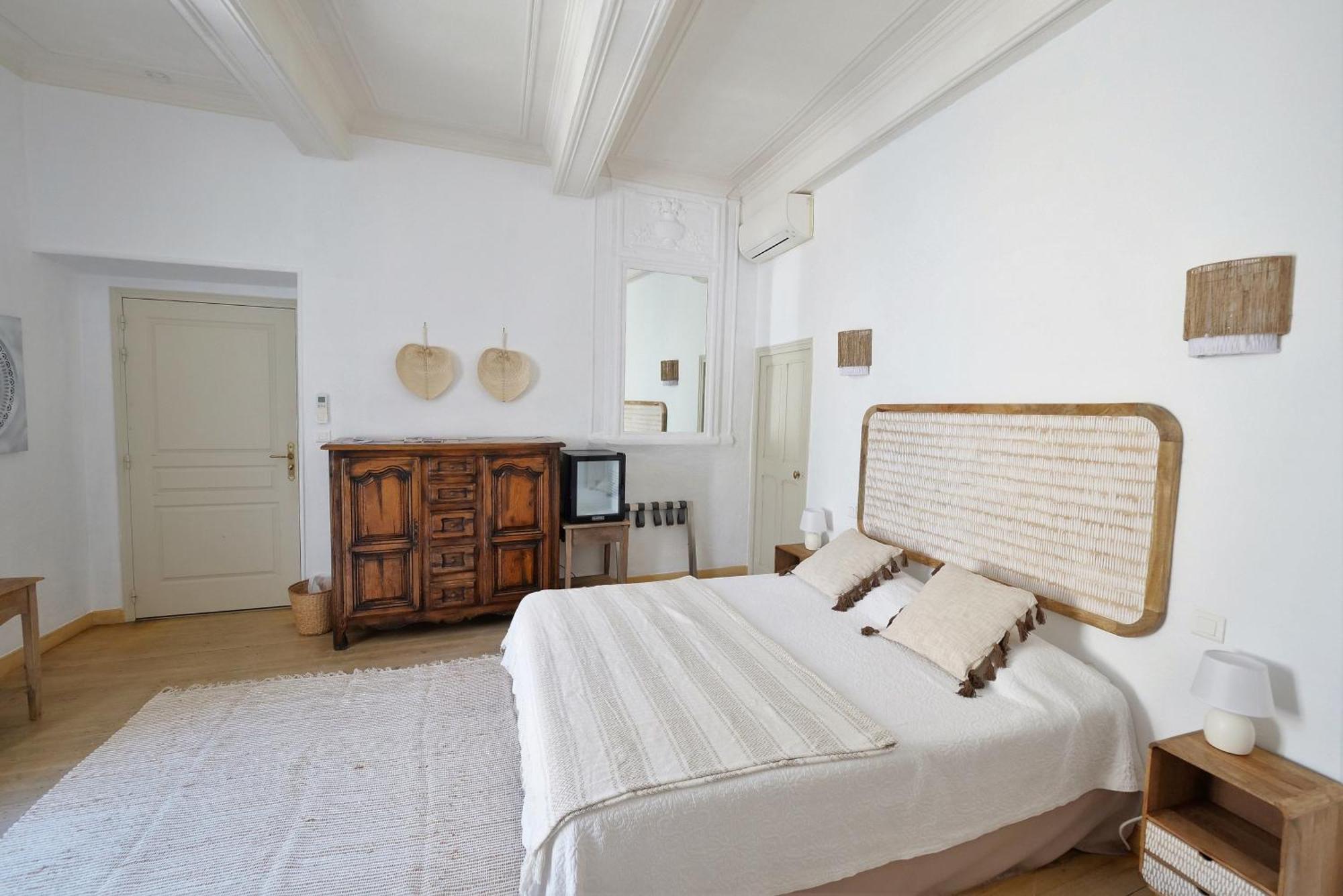 Chambres Du Vieux Bistrot Cabrieres-d'Avignon ภายนอก รูปภาพ