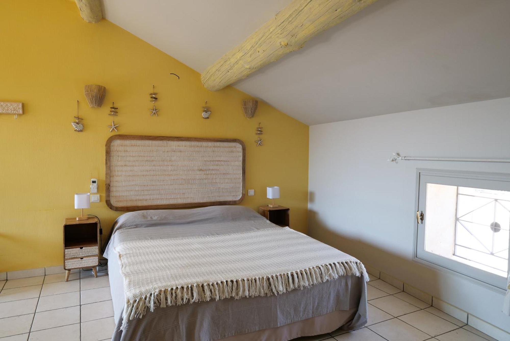 Chambres Du Vieux Bistrot Cabrieres-d'Avignon ภายนอก รูปภาพ