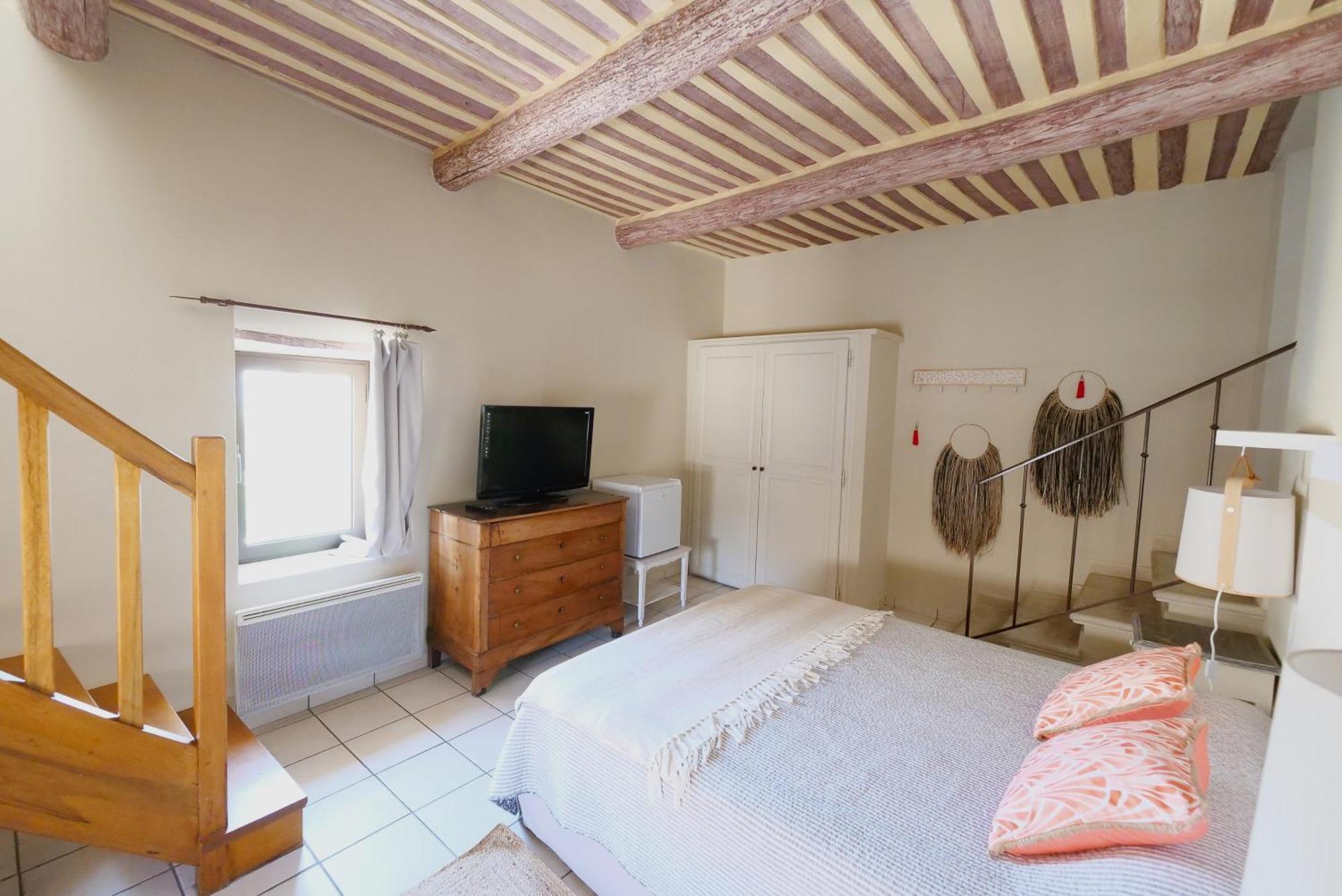 Chambres Du Vieux Bistrot Cabrieres-d'Avignon ภายนอก รูปภาพ