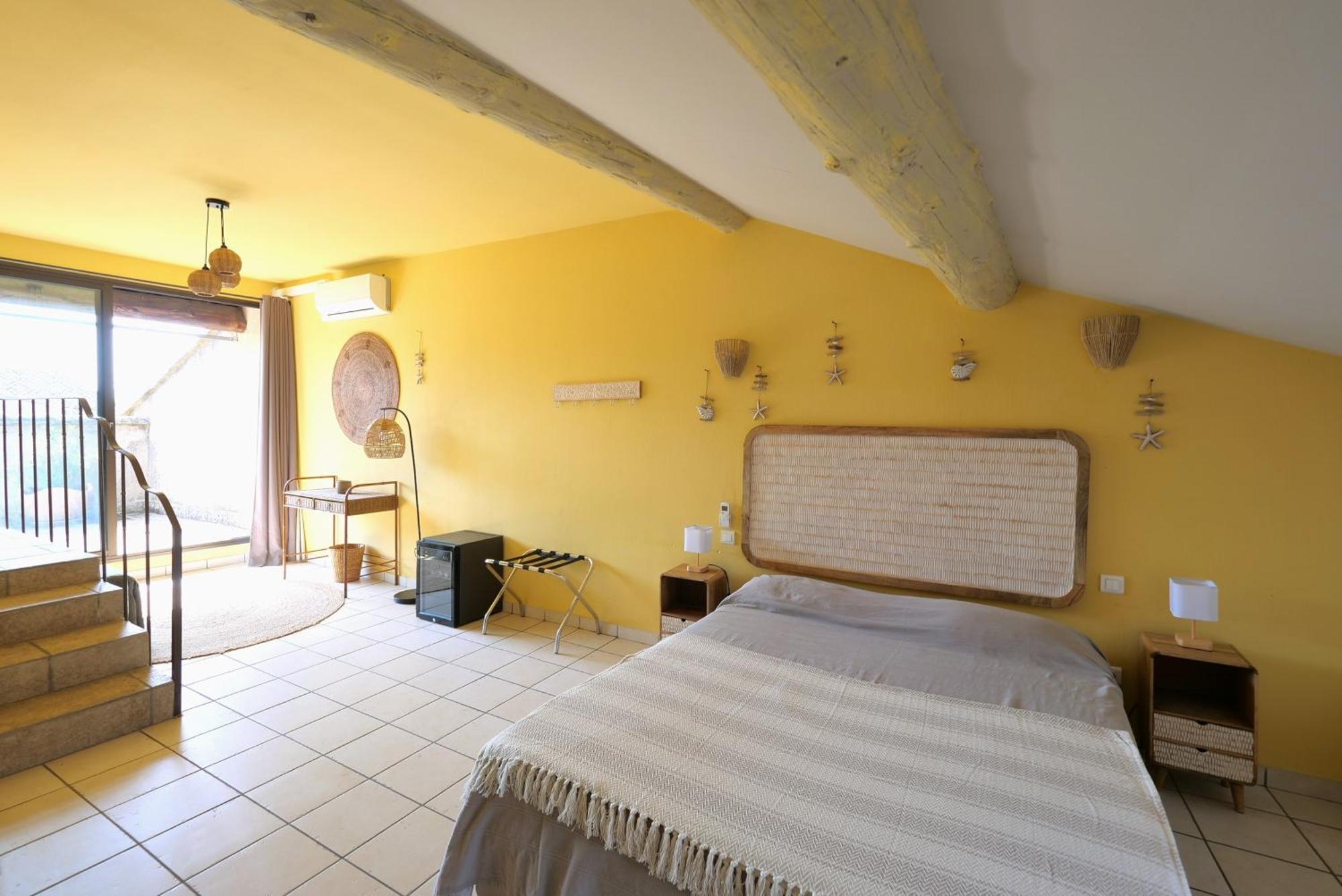 Chambres Du Vieux Bistrot Cabrieres-d'Avignon ภายนอก รูปภาพ